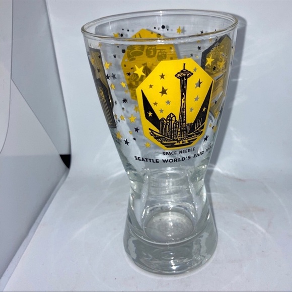 - Vintage Dining | Vintage 1962 Seattle World's Fair Drinking Glass Space - Picture 1 of 10